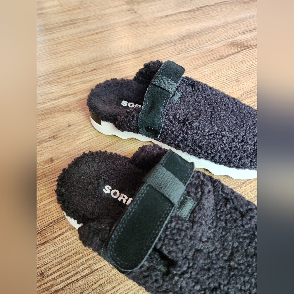 Size 9 - SOREL Viibe Black Faux Shearling Fuzzy Slip-On Shoes - Picture 12 of 14